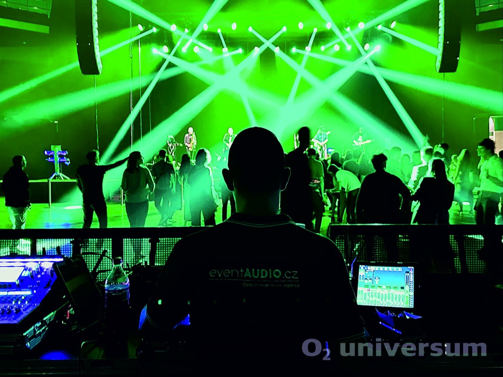 O2 universum